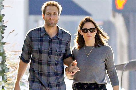 jennifer garner|jennifer garner and her boyfriend.